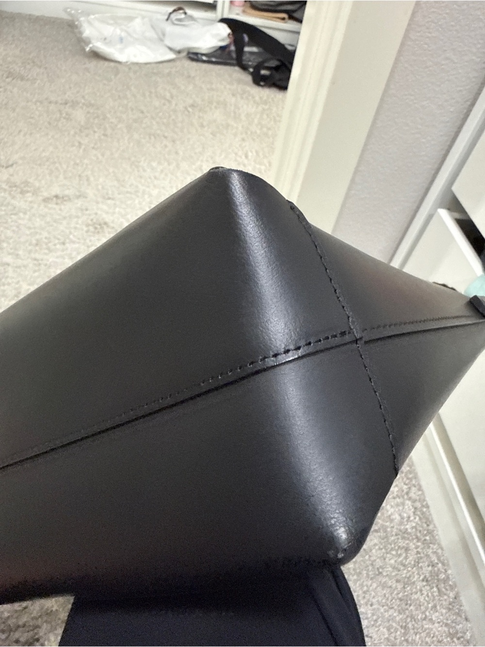 The Stowe bucket bag in black - Picture 7 of 9